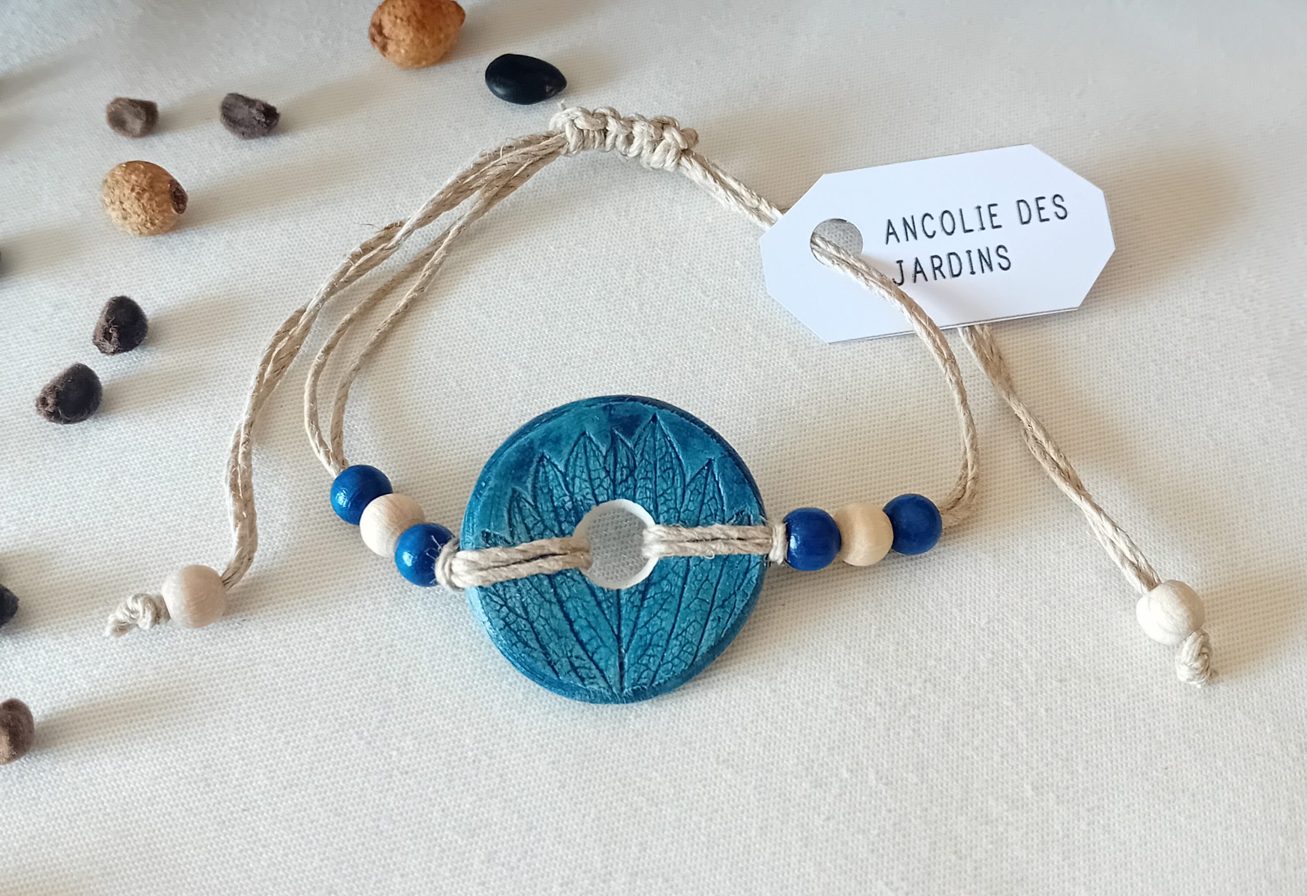 Pourquoi y-a-t-il une étiquette sur mon bijou à planter Modibulle ?!